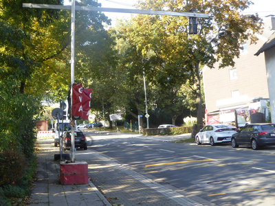 Baustellenampel versperrt Gehweg