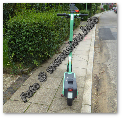 E-Scooter rücksichtslos geparkt