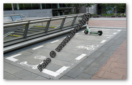 E-Scooter vorbildlich geparkt