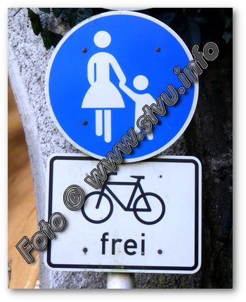 Radfahrer frei bei Gehweg