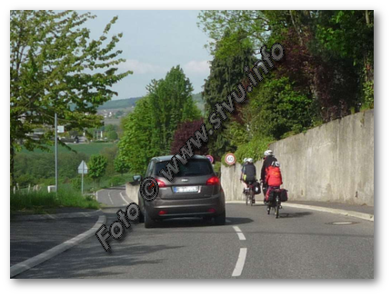 Radfahrer korrekt überholen